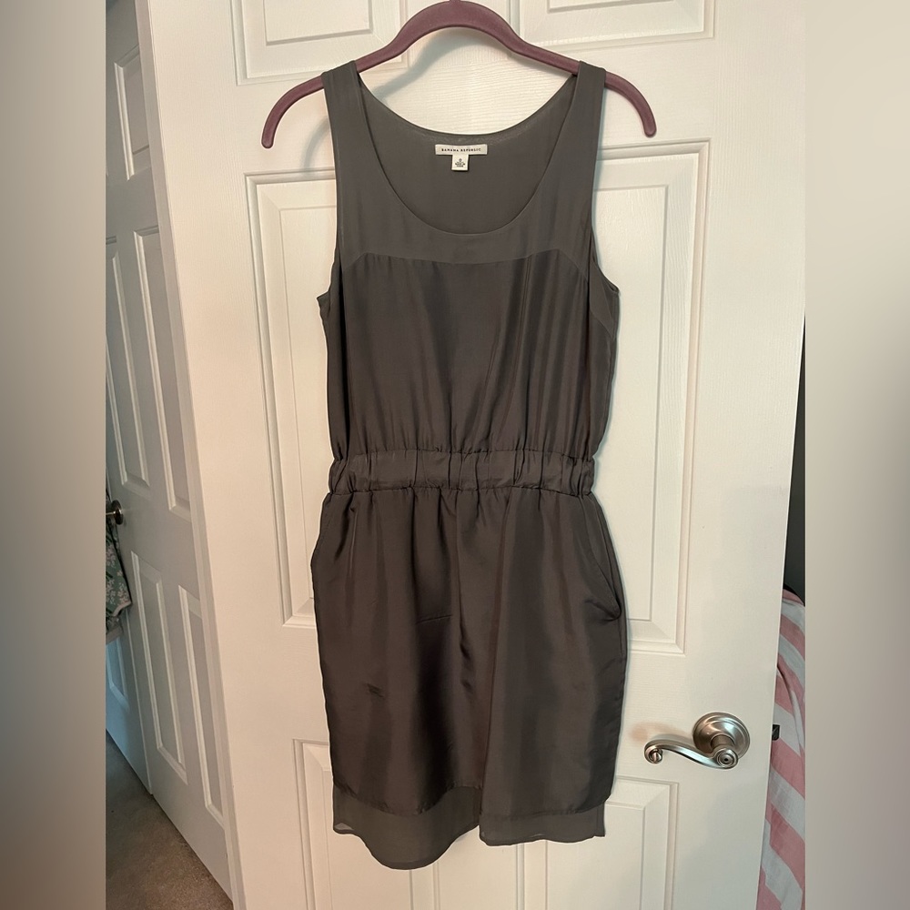 Banana Republic Silk Grey Size 0 Dress